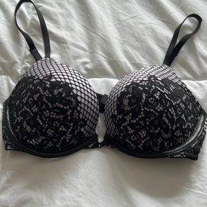 NWOT Victoria’s Secret lace very sexy push up bra
